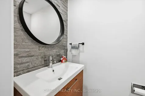 680 Regency Court Burlington ON L7N 3L9