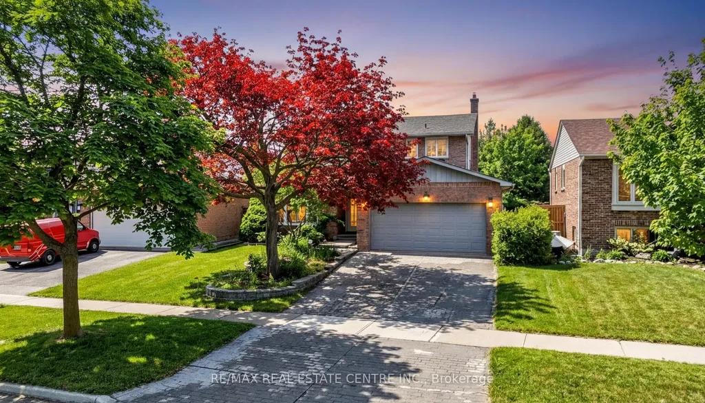 517 Farmstead Drive Milton ON L9T 4N7