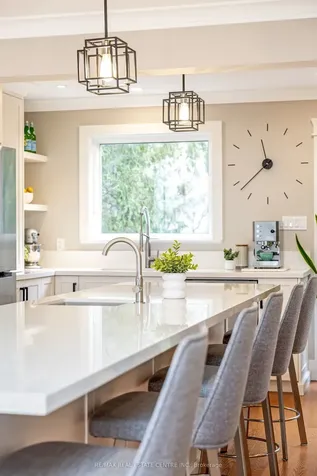 517 Farmstead Drive Milton ON L9T 4N7