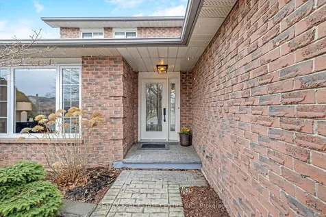 517 Farmstead Drive Milton ON L9T 4N7