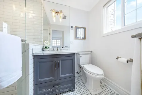 517 Farmstead Drive Milton ON L9T 4N7