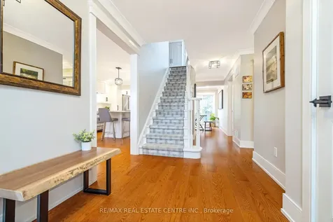517 Farmstead Drive Milton ON L9T 4N7