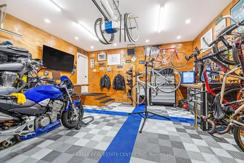 517 Farmstead Drive Milton ON L9T 4N7