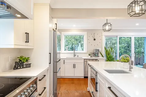 517 Farmstead Drive Milton ON L9T 4N7