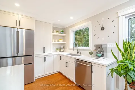 517 Farmstead Drive Milton ON L9T 4N7