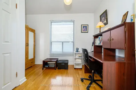 8 Sonnet Court Toronto ON M6L 1J7