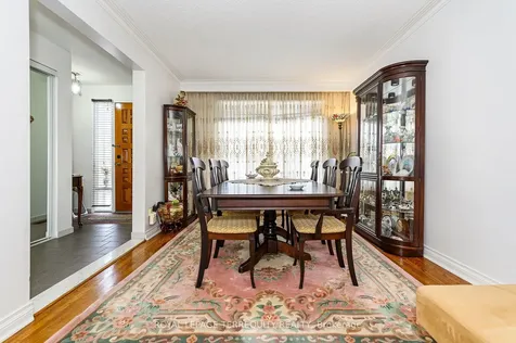 8 Sonnet Court Toronto ON M6L 1J7
