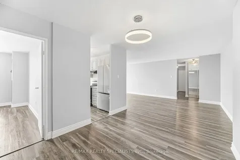 21 Knightsbridge Road Brampton ON L6T 3Y1