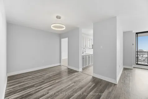 21 Knightsbridge Road Brampton ON L6T 3Y1