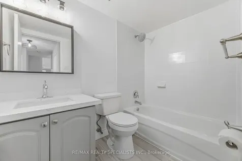 21 Knightsbridge Road Brampton ON L6T 3Y1
