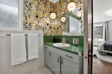 1269 Royal York Road Toronto ON M9A 4C4