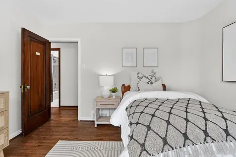 1269 Royal York Road Toronto ON M9A 4C4