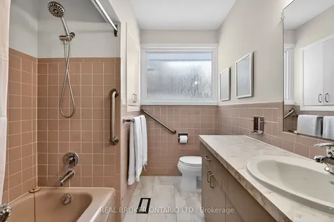 1269 Royal York Road Toronto ON M9A 4C4