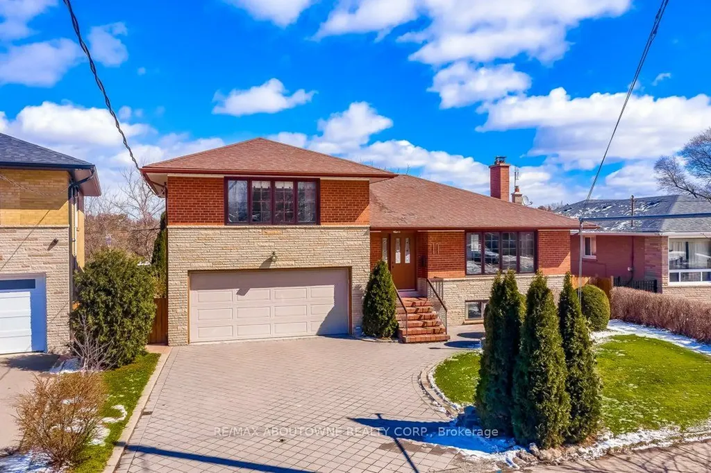 17 Duffield Road Toronto ON M9P 3C8