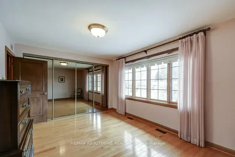 17 Duffield Road Toronto ON M9P 3C8