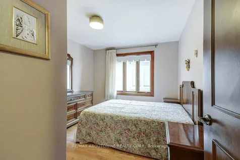 17 Duffield Road Toronto ON M9P 3C8