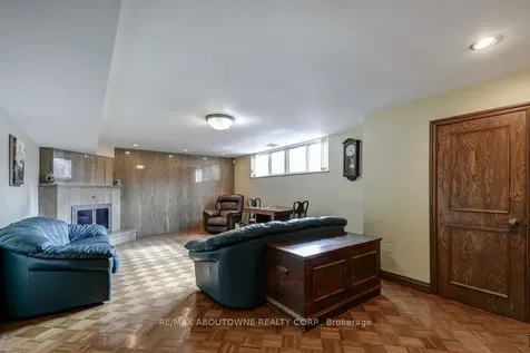 17 Duffield Road Toronto ON M9P 3C8