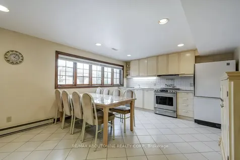 17 Duffield Road Toronto ON M9P 3C8