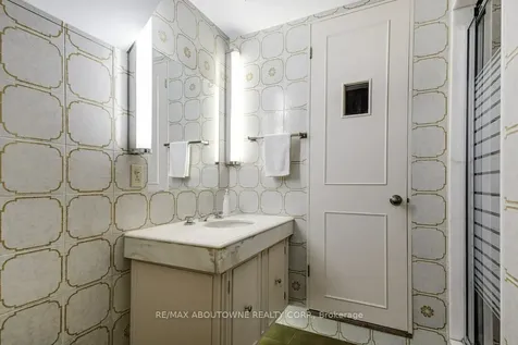 17 Duffield Road Toronto ON M9P 3C8