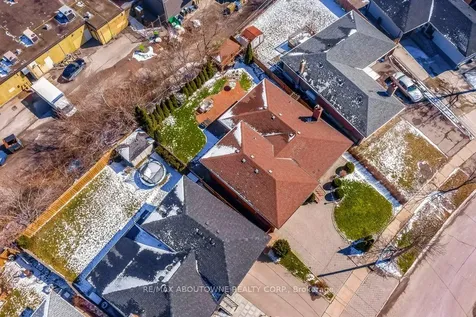 17 Duffield Road Toronto ON M9P 3C8