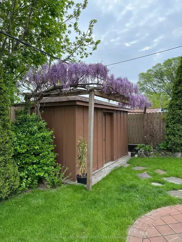 17 Duffield Road Toronto ON M9P 3C8