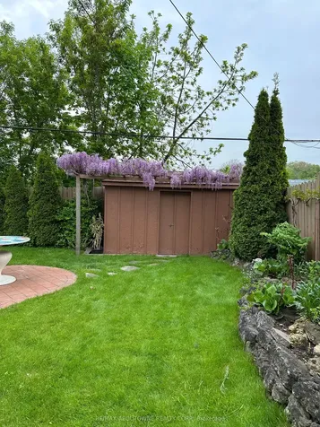 17 Duffield Road Toronto ON M9P 3C8