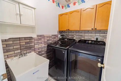 33 Atwood Avenue Halton Hills ON L7G 5Z9