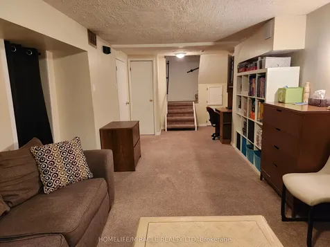 6149 Starfield Crescent Mississauga ON L5N 1X2