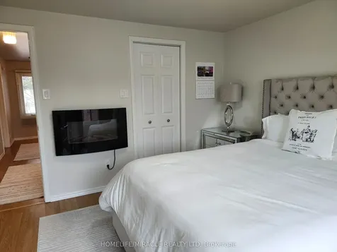 6149 Starfield Crescent Mississauga ON L5N 1X2