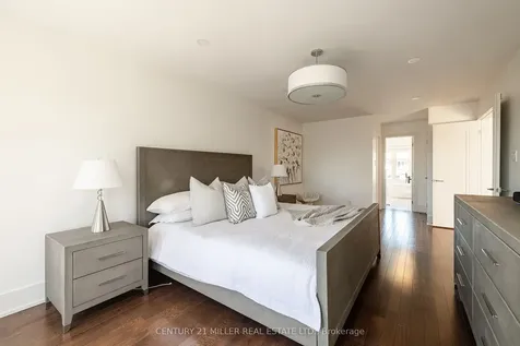 1036 Masters Green N/a Oakville ON L6M 2N7