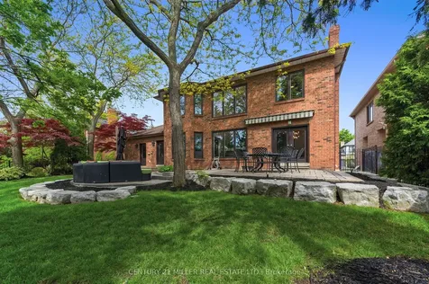 1036 Masters Green N/a Oakville ON L6M 2N7