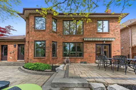 1036 Masters Green N/a Oakville ON L6M 2N7