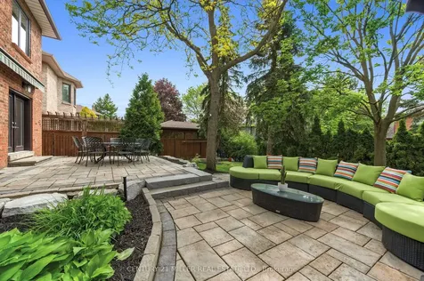 1036 Masters Green N/a Oakville ON L6M 2N7