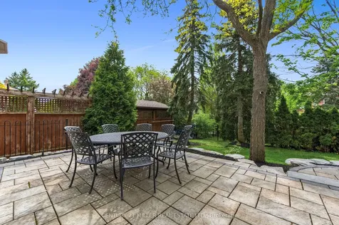 1036 Masters Green N/a Oakville ON L6M 2N7