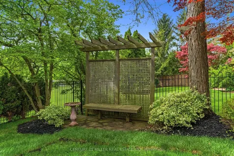 1036 Masters Green N/a Oakville ON L6M 2N7