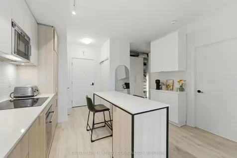 215 Lakeshore Road W Mississauga ON L5H 0A7