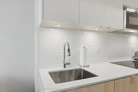 215 Lakeshore Road W Mississauga ON L5H 0A7