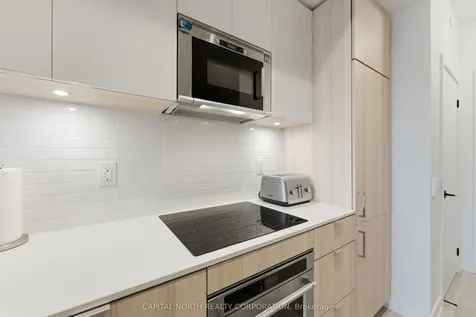215 Lakeshore Road W Mississauga ON L5H 0A7