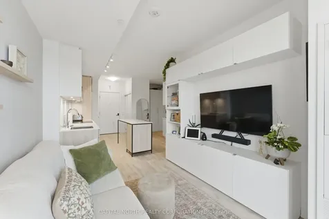 215 Lakeshore Road W Mississauga ON L5H 0A7