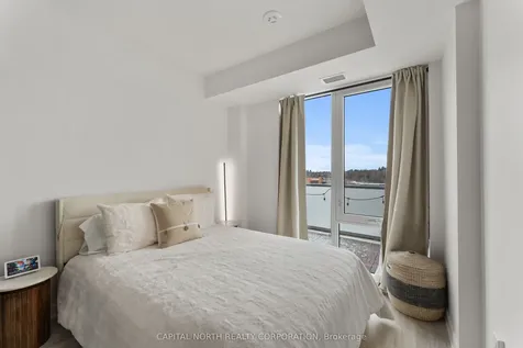 215 Lakeshore Road W Mississauga ON L5H 0A7