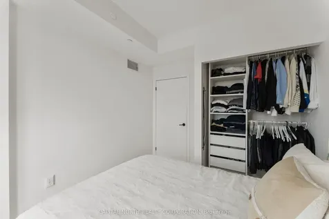 215 Lakeshore Road W Mississauga ON L5H 0A7