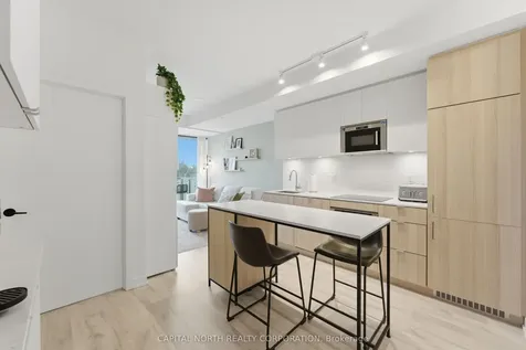 215 Lakeshore Road W Mississauga ON L5H 0A7