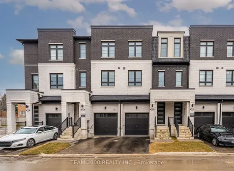 5899 Saigon Street Mississauga ON L5V 0E9