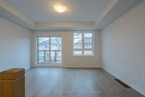 5899 Saigon Street Mississauga ON L5V 0E9