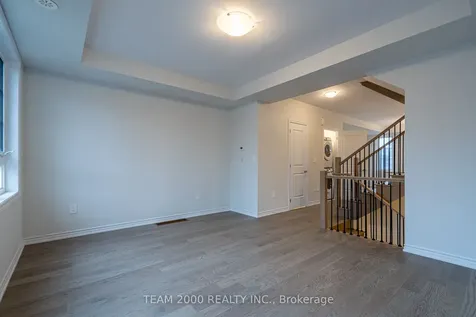 5899 Saigon Street Mississauga ON L5V 0E9