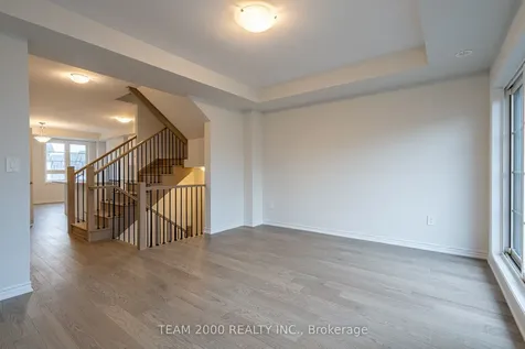 5899 Saigon Street Mississauga ON L5V 0E9