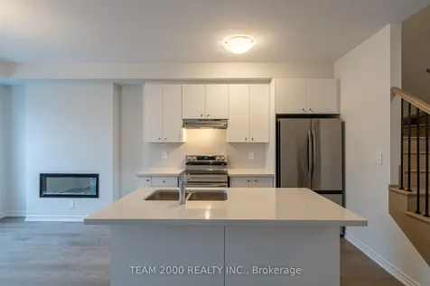 5899 Saigon Street Mississauga ON L5V 0E9