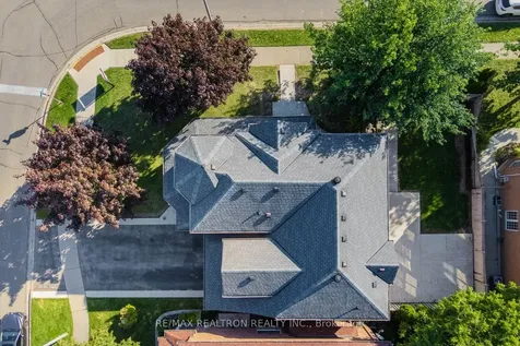 52 Brock Drive Brampton ON L6P 1A2