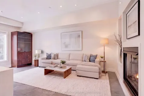 66 Compass Way Mississauga ON L5G 4T8