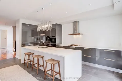 66 Compass Way Mississauga ON L5G 4T8